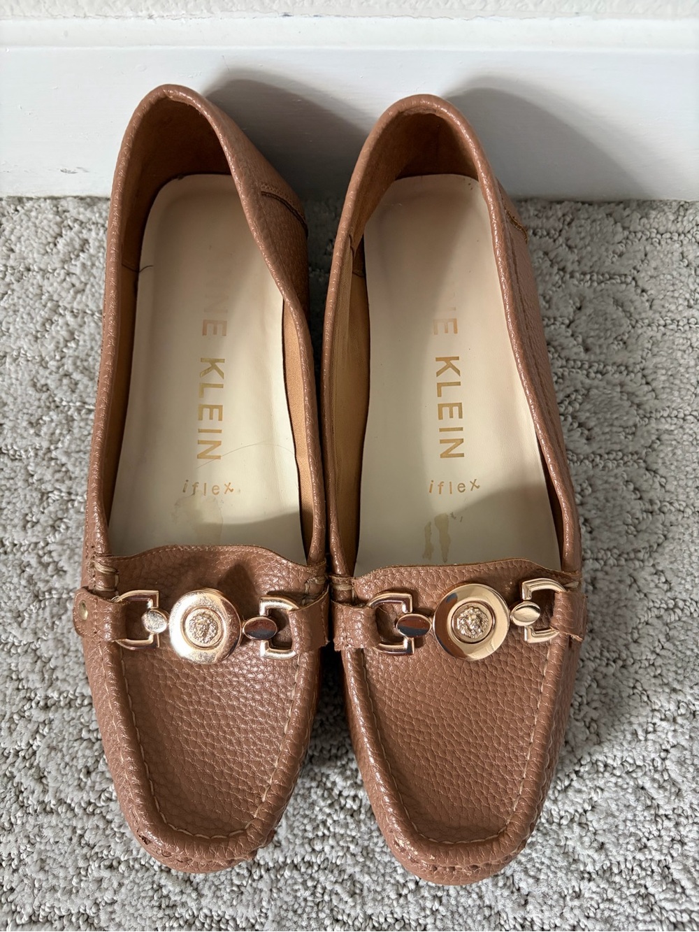 Anne Klein Anne Klein iFlex loafers in a camel/tan US 8